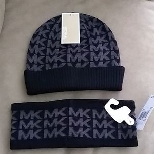 Michael kors Winter hat and ear wrap